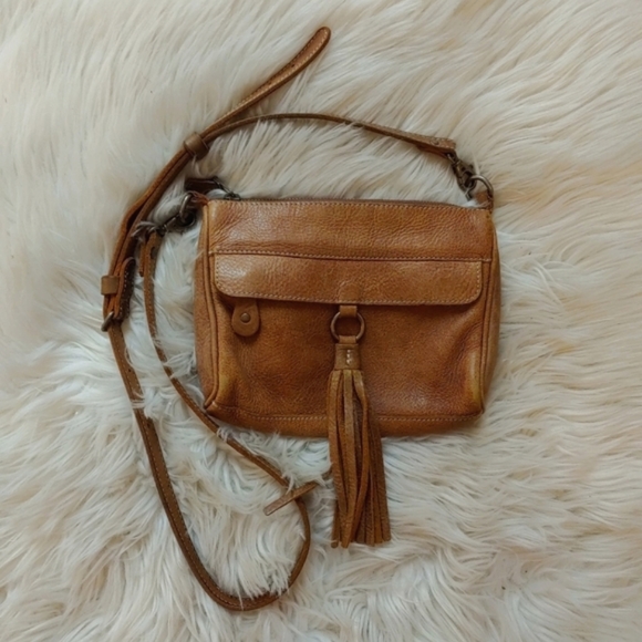 Roots brown Tribe leather crossbody bag (small) made in Canada 🇨🇦 - Picture 1 of 13